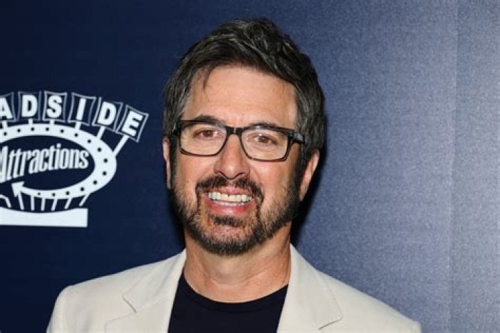 Ray Romano Biography - Facts, Childhood, Family Life & Achievements