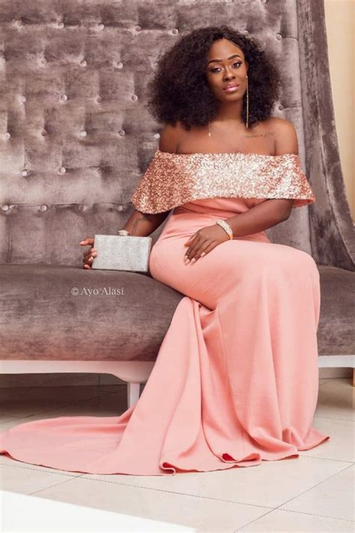 
Reactions As Ex-BBNaija Housemate, Modella Shares Alluring Photos 