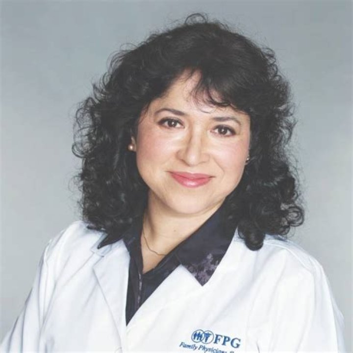 Dr. Ritu Badola, MD – Belle Isle, FL