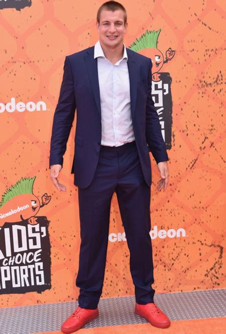 Rob Gronkowski Body Measurements Height Weight Shoe Size Facts Family