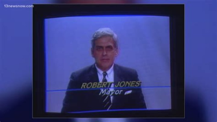 Dr. Robert Jones, MD – Marrero, LA