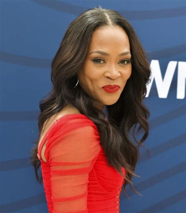 Robin Givens Biography - Facts, Childhood, Family Life & Achievements