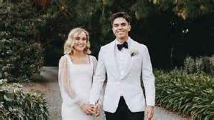 Rodney Burford wife: Is Rodney Burford married?