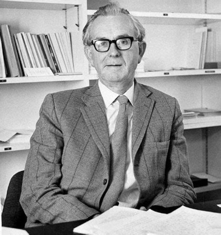 Rodney R. Porter Biography - Childhood, Life Achievements & Timeline