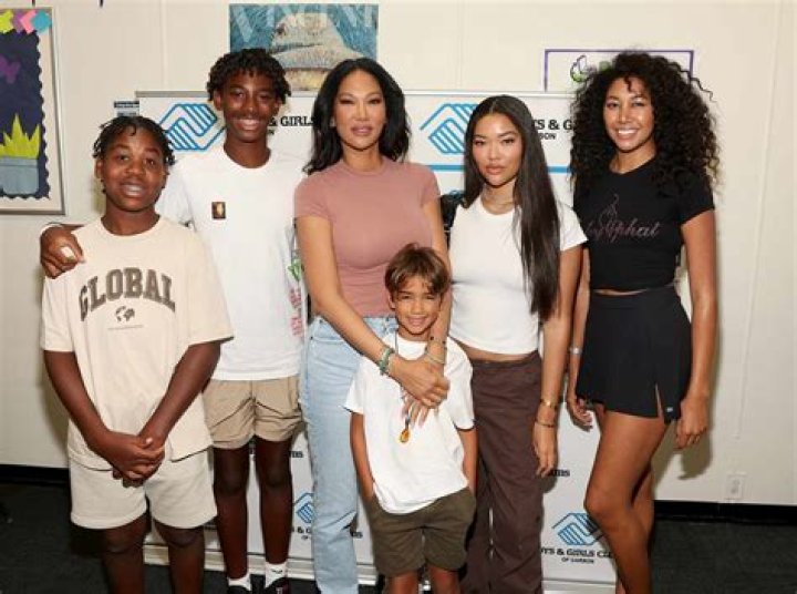 Russell Simmons family, wife, children, parents, siblings