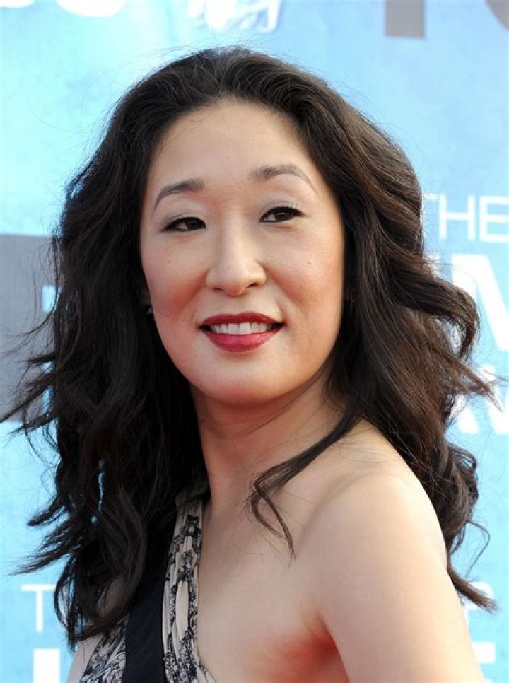 Sandra Oh Biography - Facts, Childhood, Family Life & Achievements of Canadian Actress