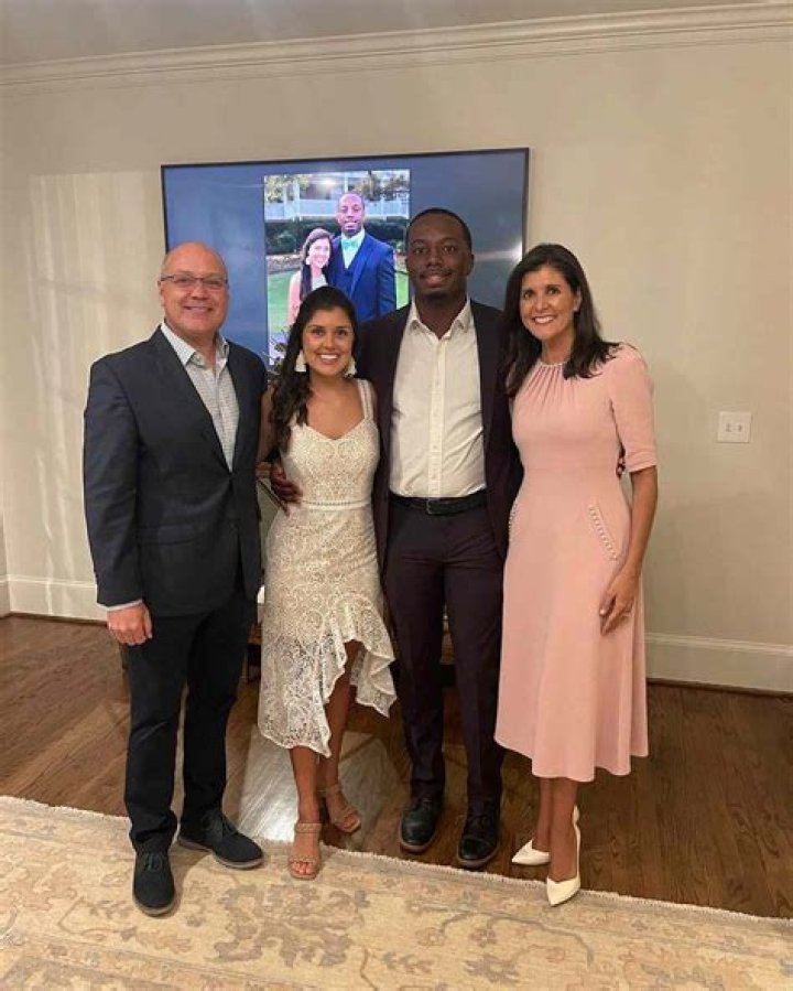 
SBS Sports Host Niav Owens And Her Husband Michael Leonard Have A Happy Married Life 
