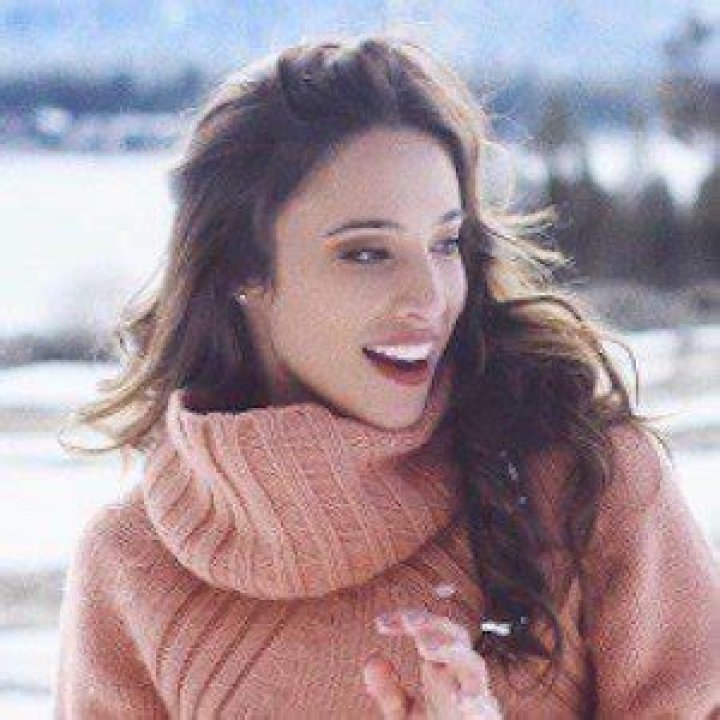 Sierra Dallas - Bio, Facts, Family Life of Instagram Star