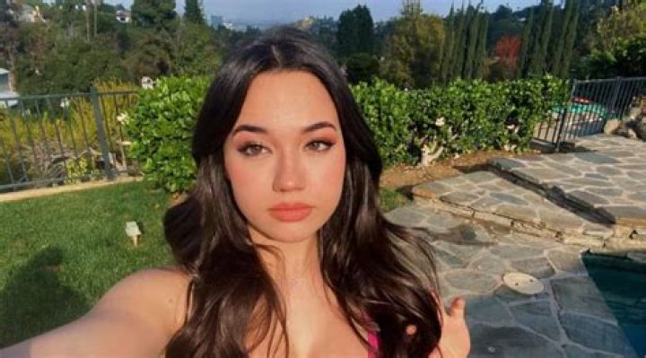 Sofia Gomez Age, Net Worth, Boyfriend, Height & More