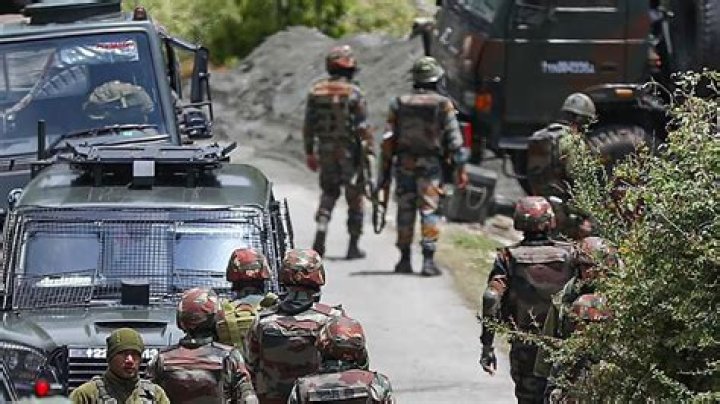 
Soldier, 2 civilians injured in encounter at J&K’s Kulgam 