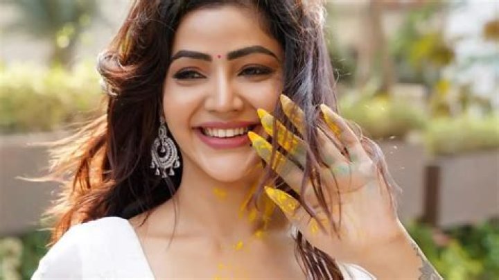 Soniya Official Height, Weight, Net Worth, Age, Birthday, Wikipedia, Who, Nationality, Biography
