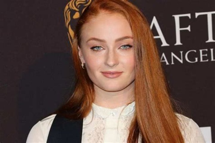 Sophie Turner Slams Piers Morgan For Tweeting About Mental Health
