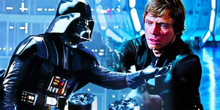 Star Wars Explains Why Darth Vader Never Tried To Kill Palpatine