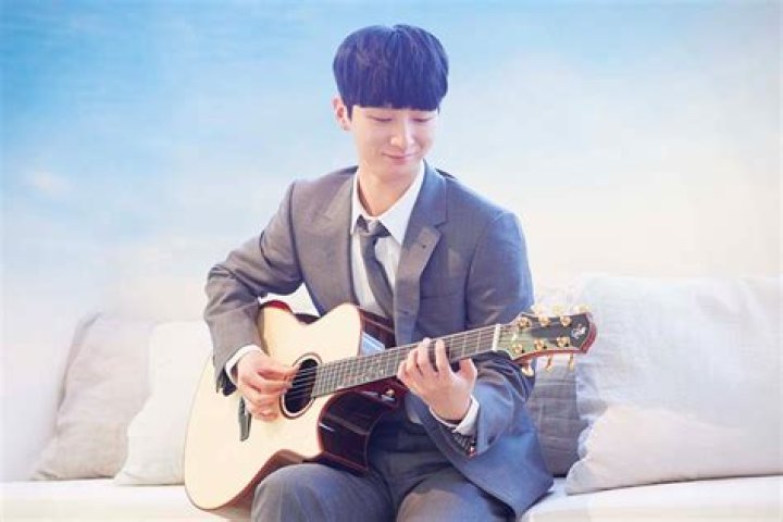 Sungha Jung - Bio, Facts, Family Life of South Korean Musician