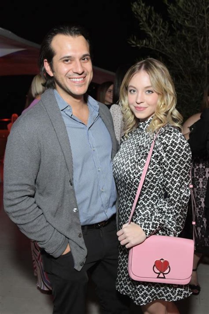 Is Sydney Sweeney married to Jonathan Davino?