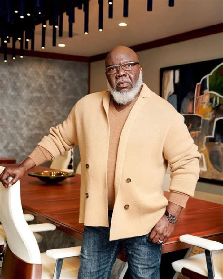 T. D. Jakes Height, Weight, Net Worth, Age, Birthday, Wikipedia, Who, Instagram, Biography