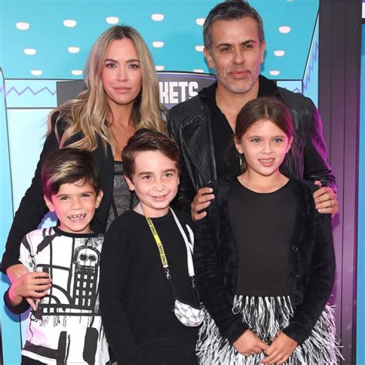 Teddi Mellencamp Reveals Her Third Child’s Gender With Cute Pics And Video!