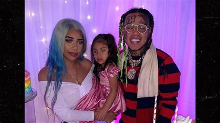 Tekashi 69’s Girlfriend Jade Posts Racy Photo With The Young Rapper From Behind The Bars – See It Here: ‘He’s Good, Luv’