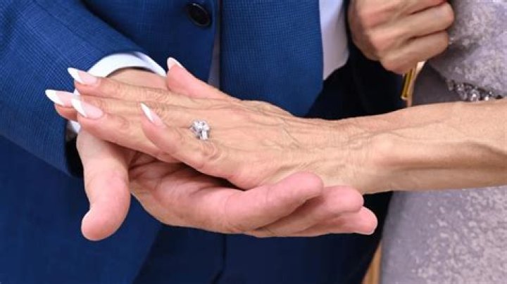 ‘The Golden Bachelor’: What does Theresa Nist’s engagement ring look like?