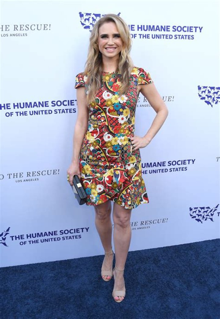 The Good Doctor Star Fiona Gubelmann Shares Swimsuit Video of "Paradise"