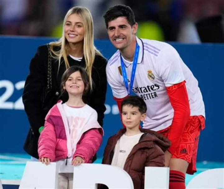 Thibaut Courtois wife or girlfriend: Who is Mishel Gerzig?