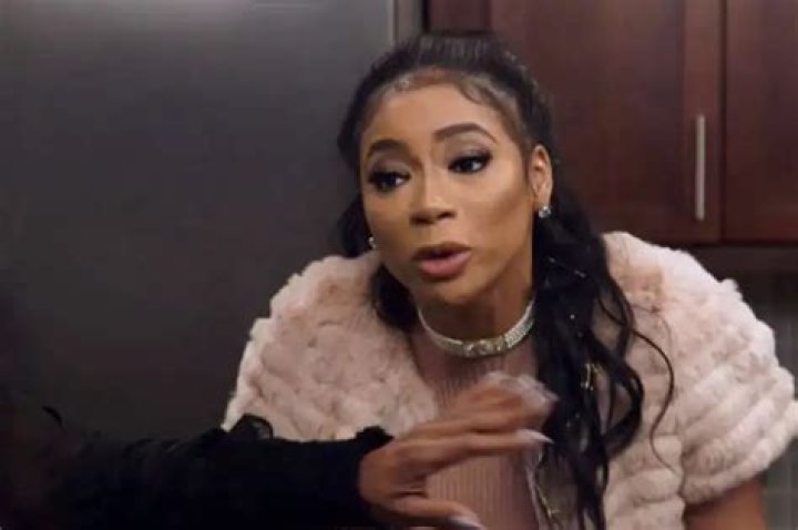 Tommy Lee Amazes Fans With Jaw-Dropping Thirst Trap Photos