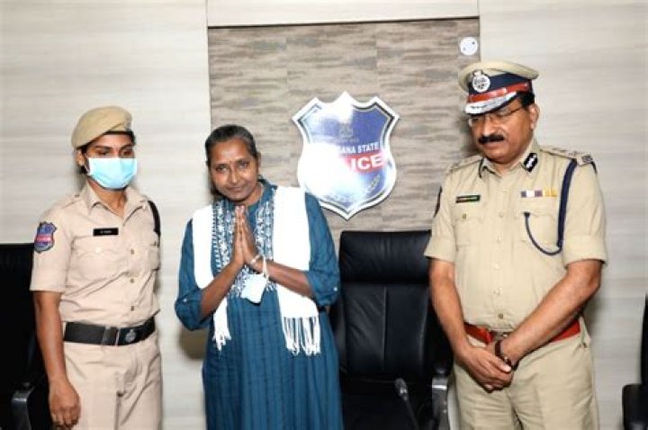 
Top woman Maoist leader surrenders before Telangana DGP 