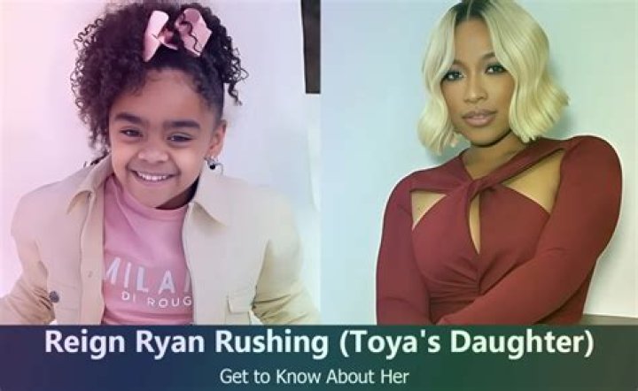 Toya Wright’s Daughter, Reign Rushing Applies Lipgloss For The Very First Time – See The Video