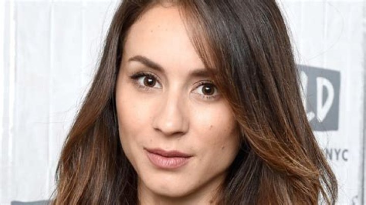 Troian Bellisario Biography - Facts, Childhood, Family Life & Achievements