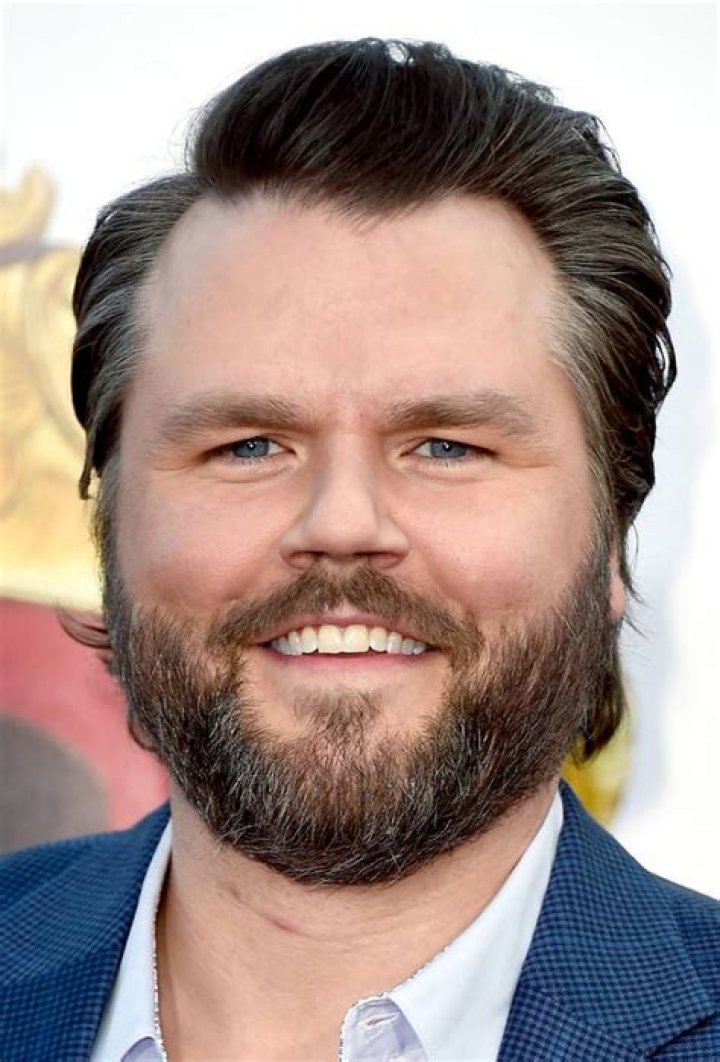 Tyler Labine Biography - Facts, Childhood, Family Life & Achievements