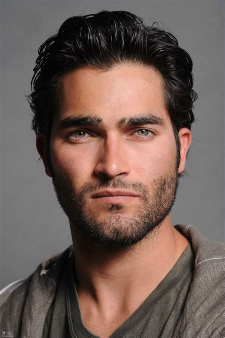 Tyler Lee Hoechlin Biography - Facts, Childhood, Family Life & Achievements