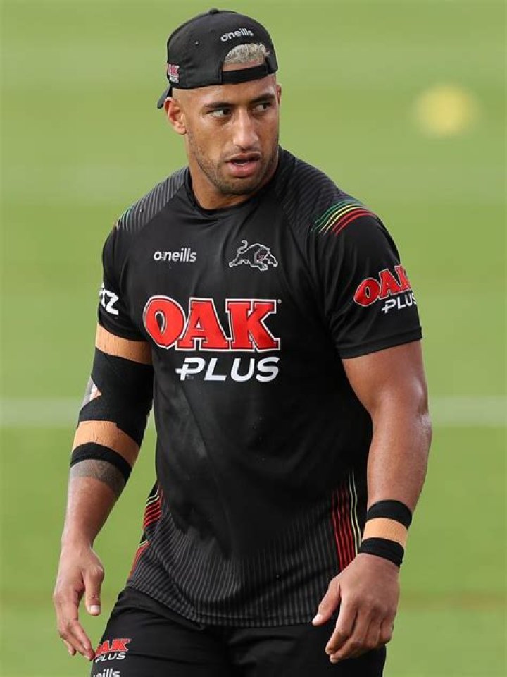 
Viliame Kikau Height, Weight, Net Worth, Age, Birthday, Wikipedia, Who, Nationality, Biography 