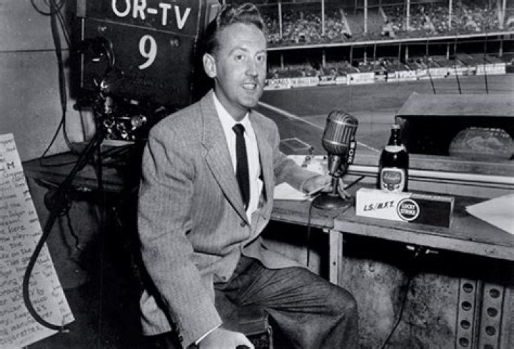 Vin Scully Biography - Facts, Childhood, Family Life & Achievements