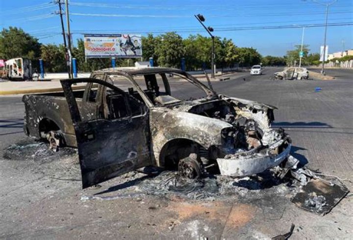 
Violence Erupts in Mexico After Arrest of Ovidio Guzmán, Son of Notorious Drug Lord ‘El Chapo’ 