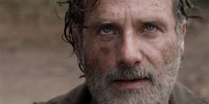 The Walking Dead Star Confirms Aaron/Jesus Romance Happened Off-Screen
