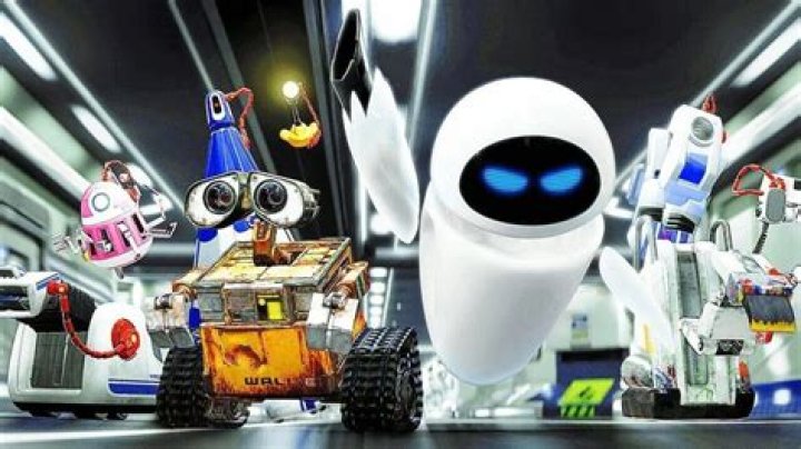 Wall-E Girlfriend Name: Does He Fall In Love With Robot EVE?