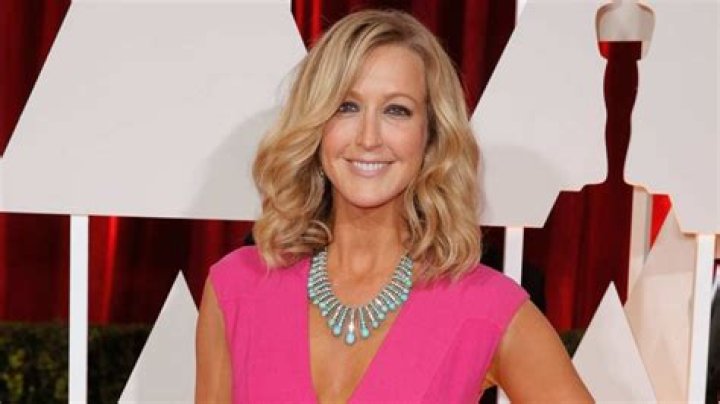 What happened to Lara Spencer? The GMA anchor’s injury, explained