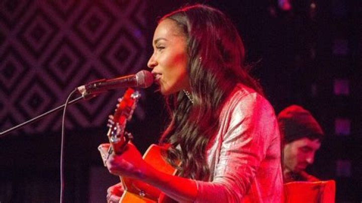 What Is Amina Butterfly Worth? – Celebrity