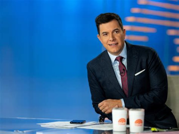 What Is Tom Llamas Salary? – Celebrity