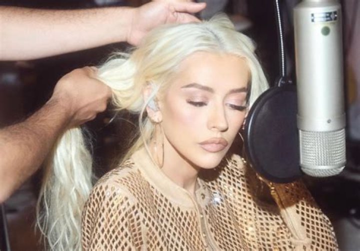 What religion is Christina Aguilera?