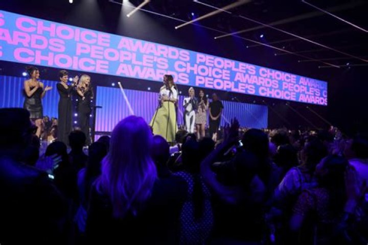 
What Time Does People’s Choice Awards Come On NBC? 