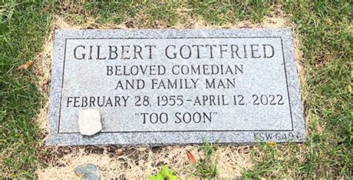 Where is Gilbert Gottfried buried?