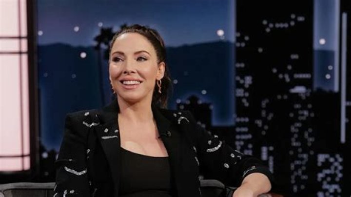 Whitney Cummings Gets Real Candid On Her Roseanne Reboot Departure