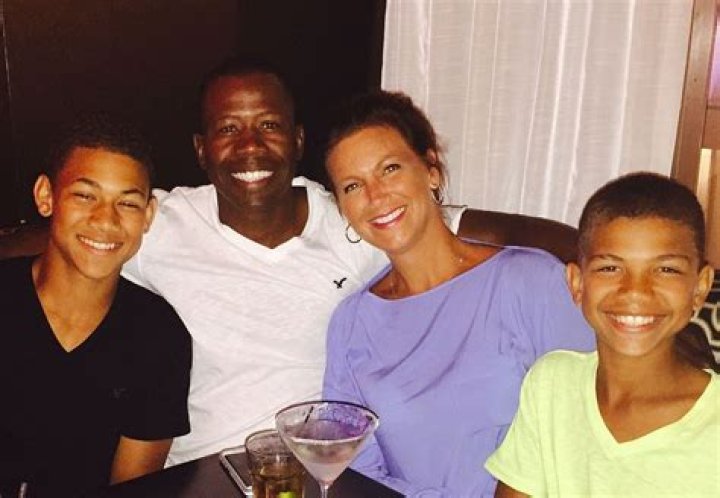
Who Are Carlton and Angie Lance? Brother Bryce and Trey Lance Parents 