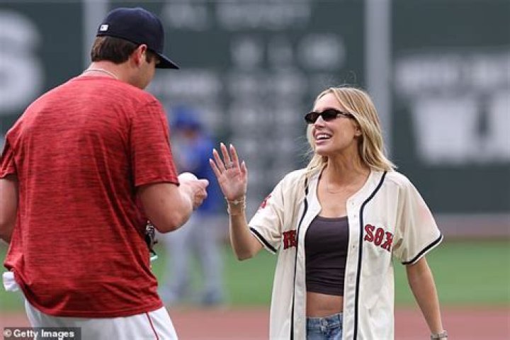 Who Is Alex Cooper’S Dad? – Celebrity