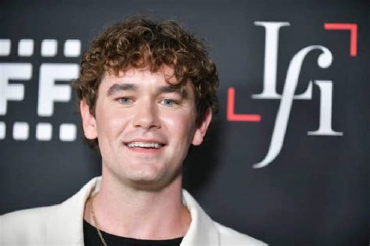 
Who Is Casey Thomas Brown Dating? The Actor’s Love Life Explained 