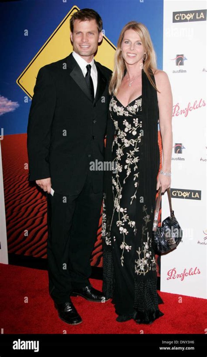 Who is Casper Van Dien wife Carrie Mitchum?