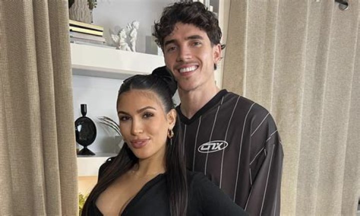 
Who Is Chloe Veitch Dating? Too Hot To Handle Star’s Love Interest 