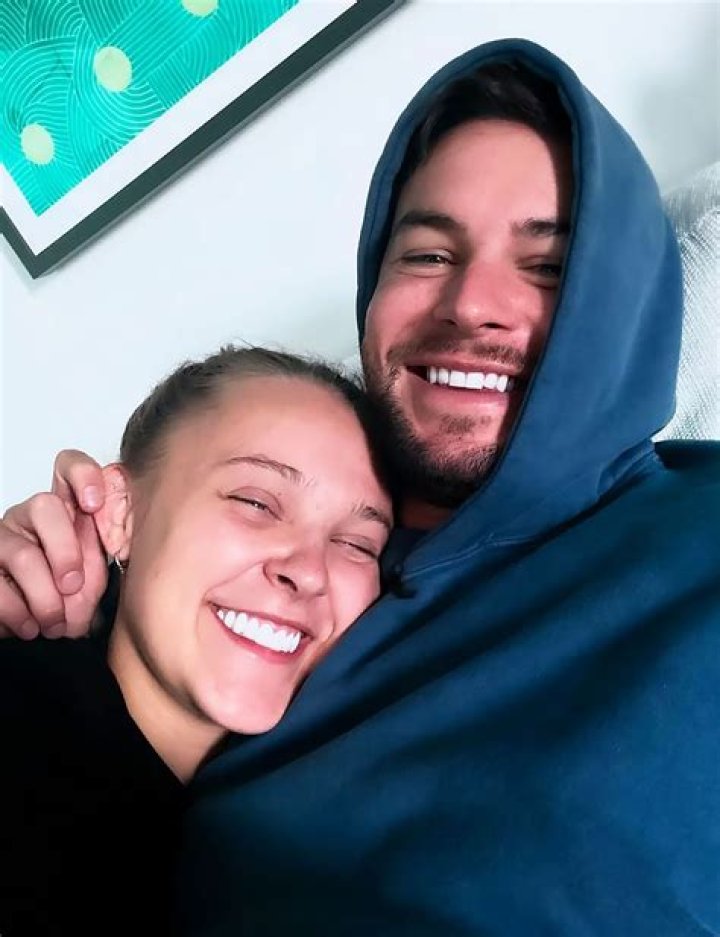 Who is Chris Appleton’s husband?