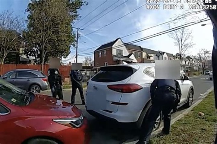 
Who is Dalaneo Martin? Teen shot dead by Washington DC police in stolen car 